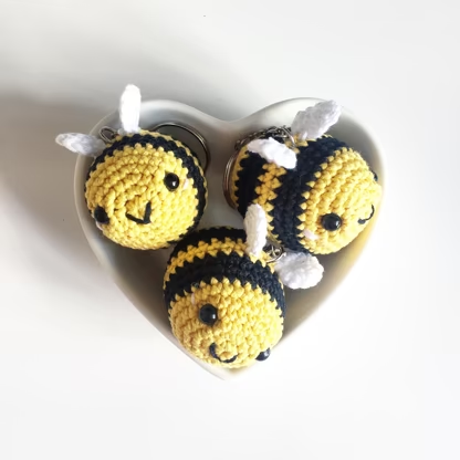 Free Bee Amigurumi Crochet Pattern (PDF)